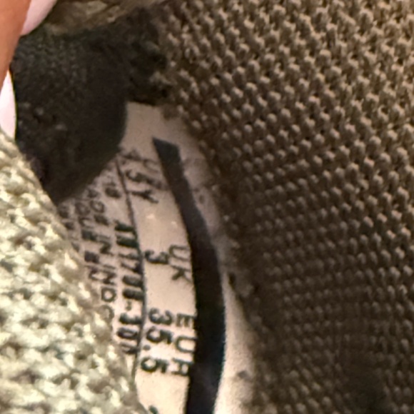 Nike Olive Sneakers with White Logo - Picture 5 of 5